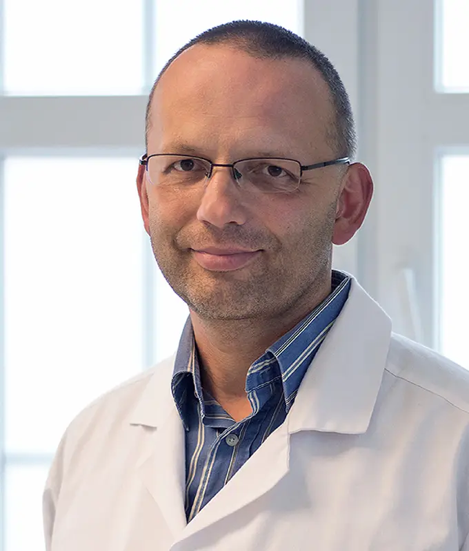 dr n. med. Piotr Tomczyk